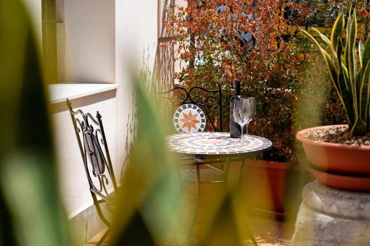 Calesi Home Palermo Apartment